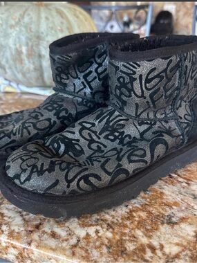 UGG Classic Mini Sparkle Graffiti